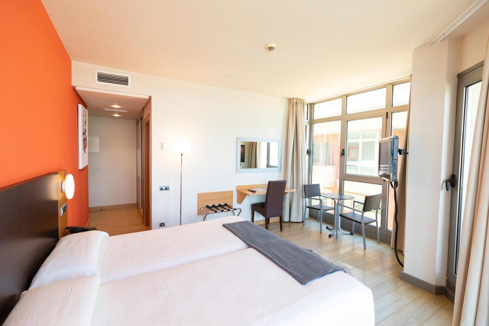 Hotel Maritimo Ris Con Garaje 3*